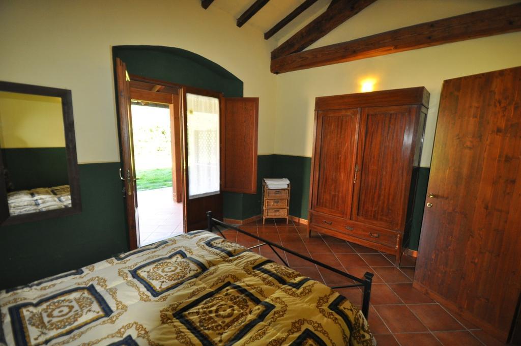 Вилла Agriturismo Il Cerrosughero Скарлино Номер фото