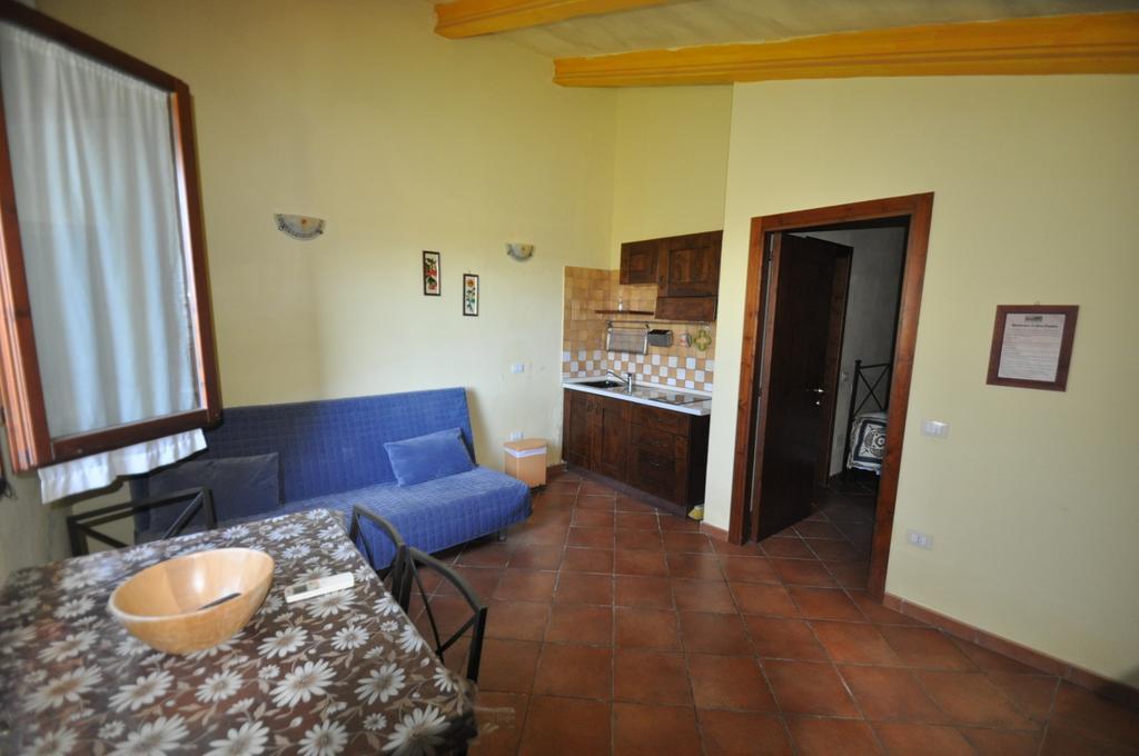 Вилла Agriturismo Il Cerrosughero Скарлино Номер фото