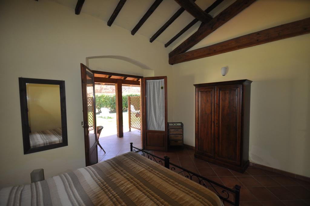 Вилла Agriturismo Il Cerrosughero Скарлино Номер фото