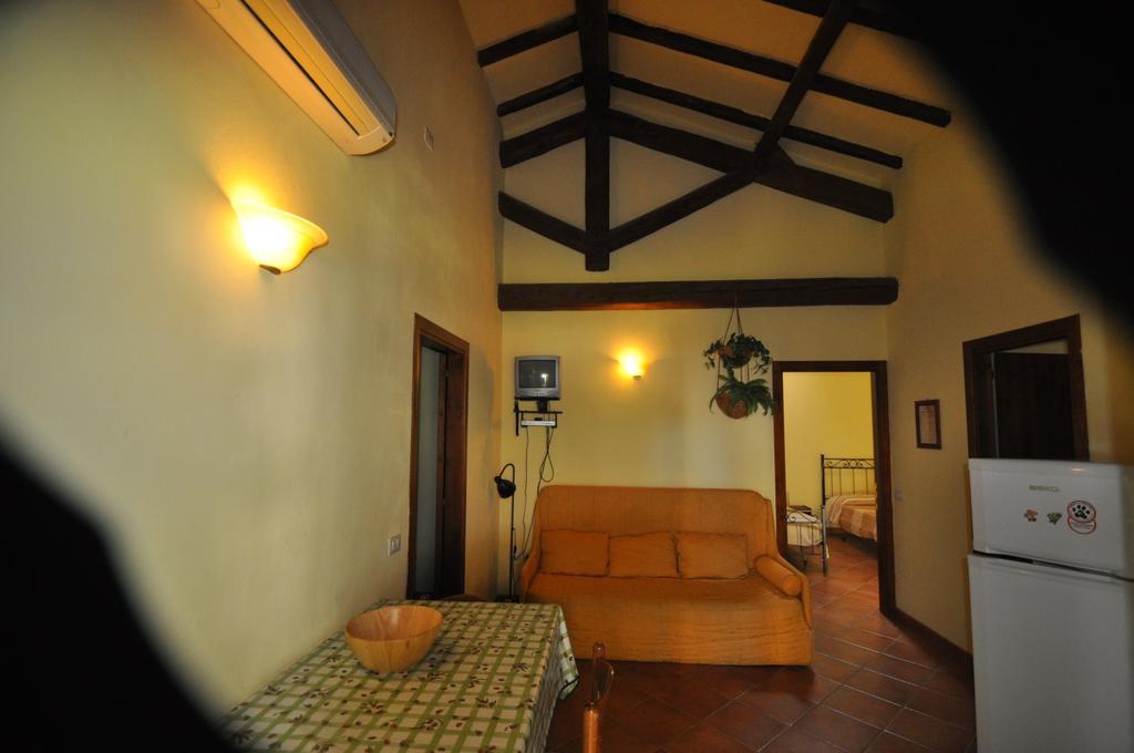 Вилла Agriturismo Il Cerrosughero Скарлино Номер фото